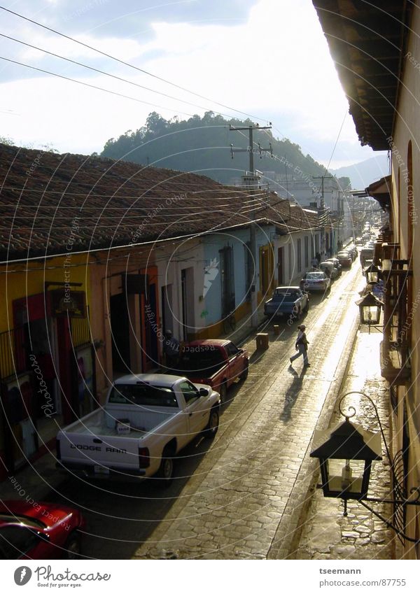 Via la Mexico Chiapas Mexiko Laterne Fassade Licht Haus Nachbar Verkehrswege historisch Cristobal San Cristobal de las Casas mexican Wege & Pfade Straße street