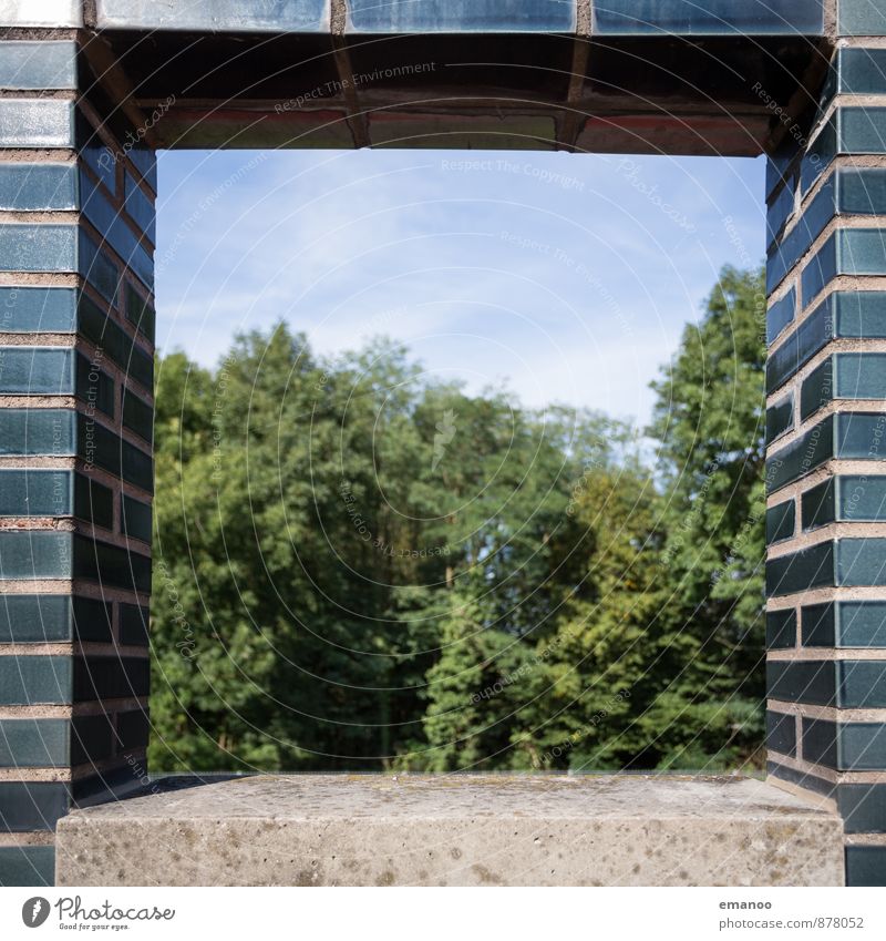 Blick ins Grüne Natur Landschaft Himmel Sonnenlicht Schönes Wetter Baum Wald Haus Bauwerk Gebäude Architektur Mauer Wand Fassade Fenster Stein Beton Backstein