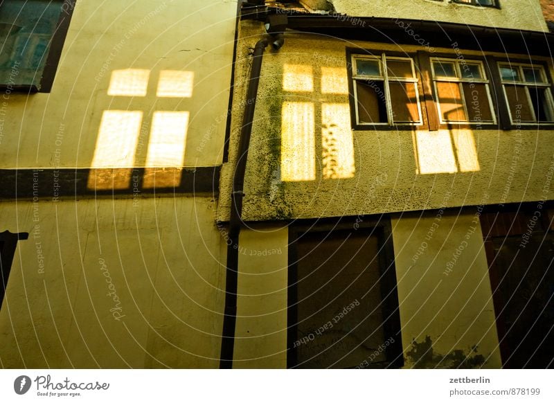 Halken Wohnung Haus Hausbau Renovieren Raum Kleinstadt Stadt Stadtzentrum Altstadt Bauwerk Gebäude Architektur Mauer Wand Fenster Tür Sehenswürdigkeit alt