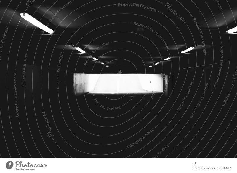 irgendwo im nirgendwo Verkehr Verkehrswege Straße Wege & Pfade Tunnel dunkel gruselig Optimismus Neugier Hoffnung Einsamkeit Perspektive Ziel Zukunft