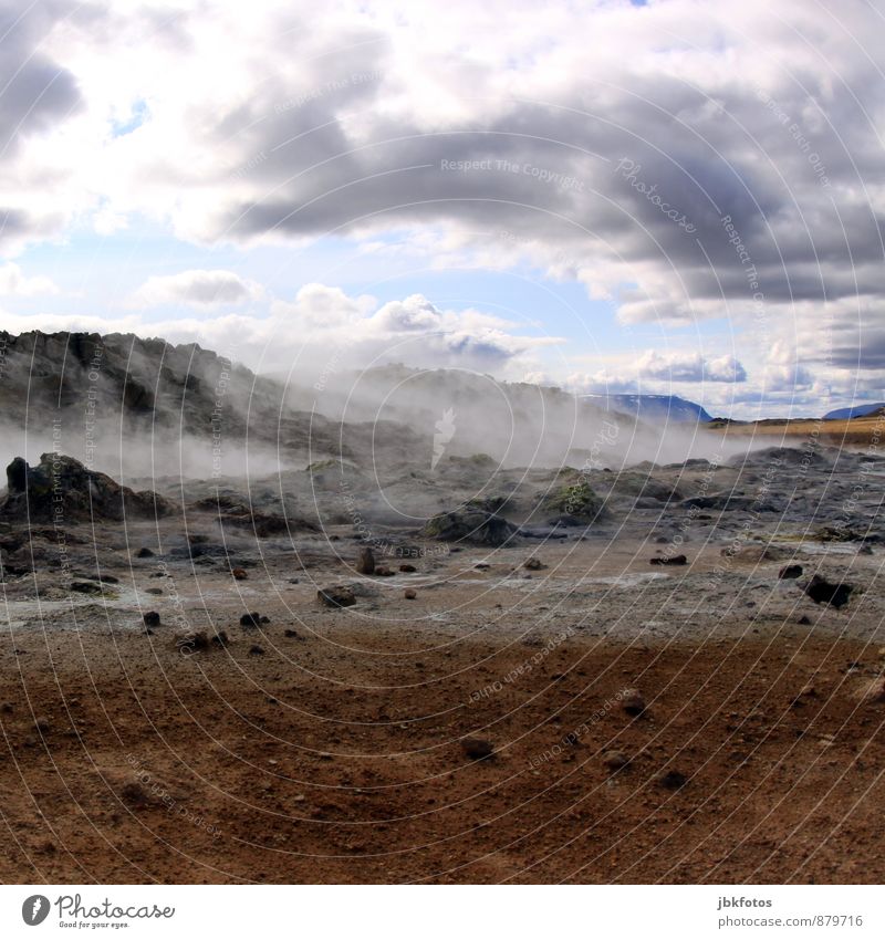 ISLAND / Námafjall Klettern Bergsteigen Umwelt Natur Landschaft Pflanze Himmel Wolken Horizont Eis Frost Wärme Hügel Berge u. Gebirge Vulkan Schlucht Stein Sand