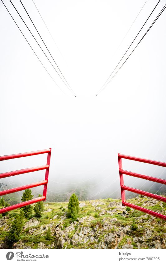 Gondelfahrt ins Ungewisse Seilbahn Barriere Tor Natur Frühling Sommer Herbst Nebel Wildpflanze Berge u. Gebirge Stahlkabel ästhetisch außergewöhnlich Ende Krise