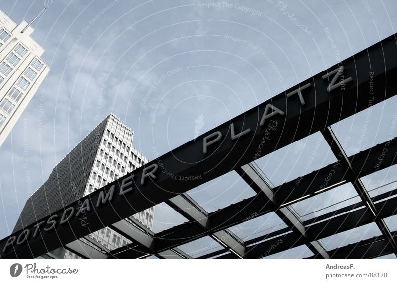 Potsdamer Platz Sony Center Berlin Hochhaus modern Hauptstadt Himmel