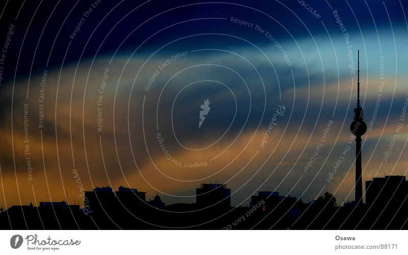 Polarlichter über Berlin... dramatisch Sonnenuntergang Horizont tragisch Stufen-Pyramide Morgen Alkoholisiert orange Germania Wolken Sonnenaufgang Orangenhaut