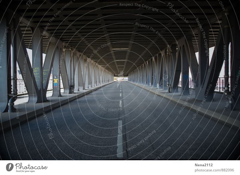 This is the end... Stadt Hauptstadt Hafenstadt Bahnhof Brücke Tunnel Bauwerk Verkehr Verkehrswege Autofahren Busfahren Fahrradfahren Straße ästhetisch