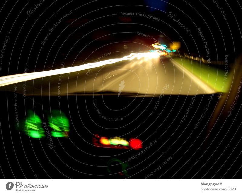 Landstaße Nacht Fahrbahn Landstraße Licht Langzeitbelichtung Geschwindigkeit Verkehr PKW Straße