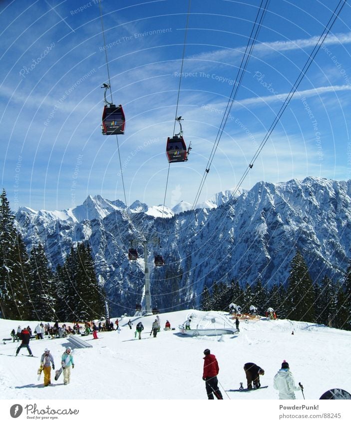 Fellhorn Funpark Tourismus Winter Schnee Berge u. Gebirge Wintersport Skipiste Landschaft Himmel Wolken Schneebedeckte Gipfel Skilift blau Oberstdorf Sesselbahn