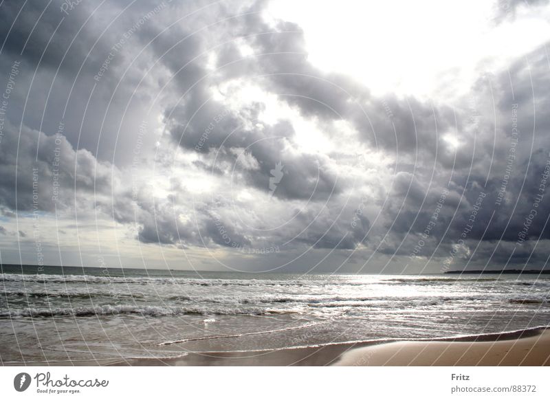 Meer & Wolken Strand dunkel Wellen Licht Algarve Portugal