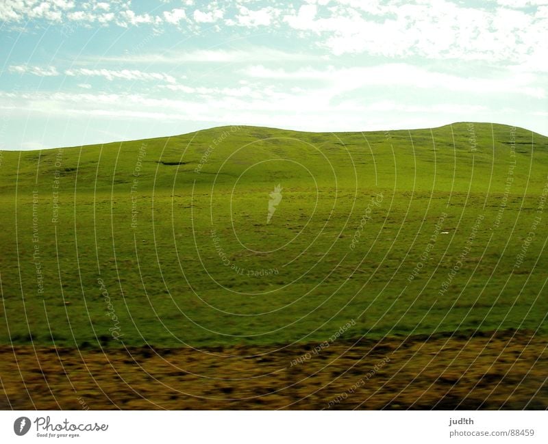 neulich in Hobbingen grün Wiese Gras Hügel Frühling Wolken fahren Ferien & Urlaub & Reisen Kalifornien Geschwindigkeit grasgrün Sommer braun Amerika USA Rasen