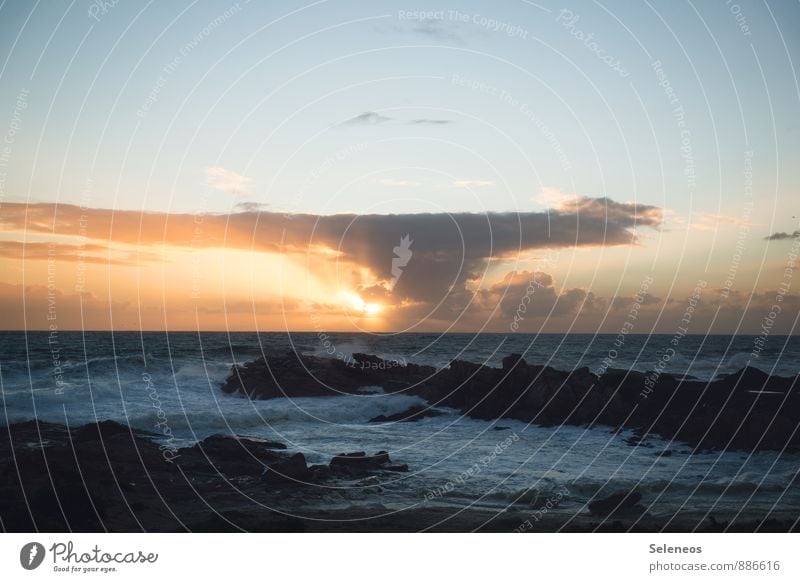 . Ferien & Urlaub & Reisen Ausflug Ferne Freiheit Strand Meer Wellen Umwelt Natur Wasser Wolken Horizont Küste Fernweh Farbfoto Außenaufnahme Menschenleer Abend