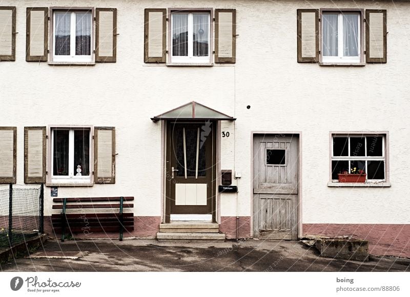 SUBURBANLOVE™ | 30 Gebäude Bauernhof Hof Haus Dorf Fenster Häusliches Leben live Architektur Handwerk Scheune Tür Tor Fensterladen Treppe Eingang Ausgang