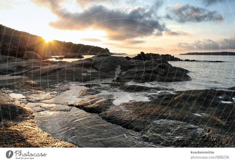 Osolemirnix Umwelt Landschaft Himmel Wolken Sonne Sonnenaufgang Sonnenuntergang Sonnenlicht Hügel Felsen Wellen Küste Strand Bucht Meer Insel genießen blau gelb