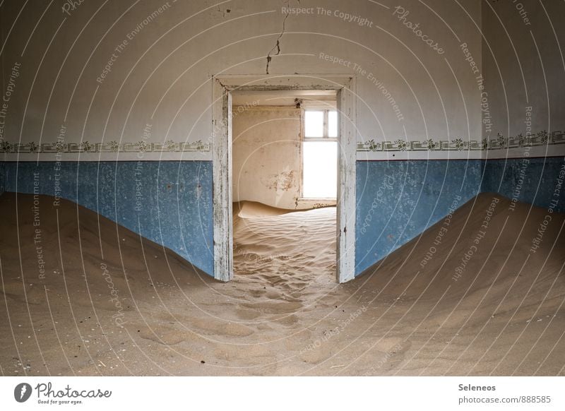 Wer kehrt? Ferien & Urlaub & Reisen Tourismus Ausflug Abenteuer Ferne Wüste Haus Mauer Wand Raum Türrahmen Sand Stimmung Einsamkeit Ewigkeit ruhig Namibia