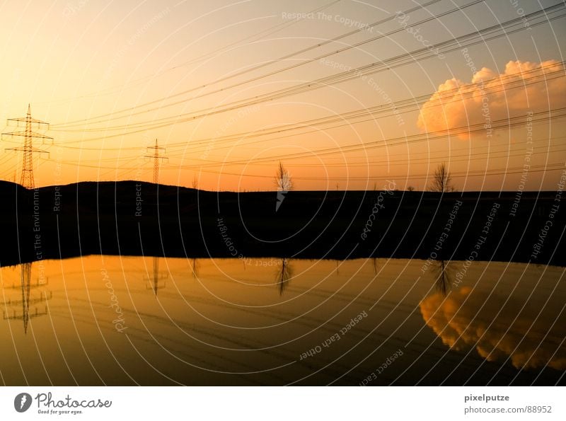 sonnenstrahlen Wolken gefangen geschnitten geschwungen Symbole & Metaphern Sonne Richtung Elektrizität Reflexion & Spiegelung See Gewässer 2 Grenze Spiegelbild