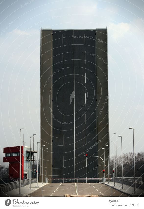 Reisen zum Mond werden immer einfacher ! unterwegs Streifen Lampe Laterne Zugbrücke Einbahnstraße gefährlich Autobahn offen Verkehr Schifffahrt Vorfahrt