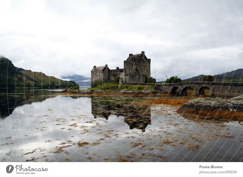 Eilean Donan Eilean Donan Castle Schottland Highlander Großbritannien See Highlands Denkmal Kulisse Loch Duich historisch Kunst Kultur Macht Dornie