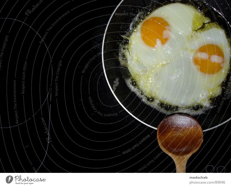 FRÜHSTÜCK DU STÜCK Spiegelei Frühstück Speise Eigelb Löffel Pfanne Ernährung rund Küche Student Kreis egg eggs Eiklar Kochplatte Strukturen & Formen round