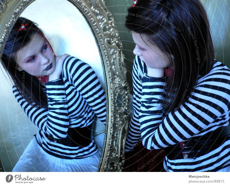 Spieglein, Spieglein... Schwarzweißfoto Studioaufnahme Reflexion & Spiegelung Stil feminin Leben Hand 1 Mensch 2 Streifen Denken gold selbstbewußt Vertrauen