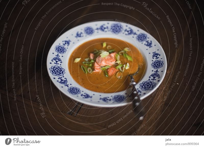 kürbissuppe Lebensmittel Fisch Gemüse Suppe Eintopf Kürbissuppe Ernährung Mittagessen Bioprodukte Teller Löffel Gesunde Ernährung frisch Gesundheit lecker