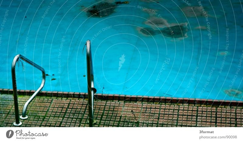 pool02 Schwimmbad Bad Freibad Freizeit & Hobby Herbst Sommer alt leer Leerstand Einsamkeit Trauer Beckenrand Osten Sachsen-Anhalt vergessen trist verfallen