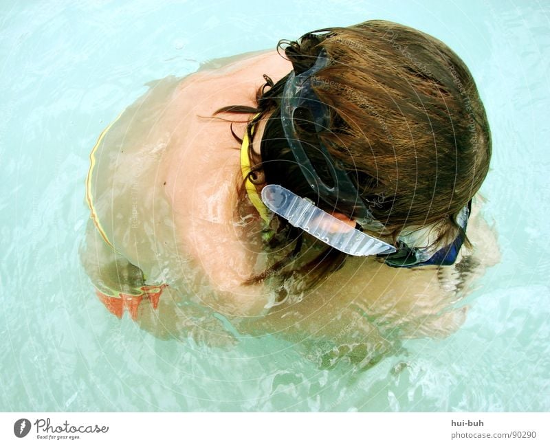 Kälte.. tauchen Mädchen Taucherbrille Brille atmen Luft Sauberkeit spucken Ferien & Urlaub & Reisen kleben nass Physik Sauerstoff auftauchen träumen Kinderbett