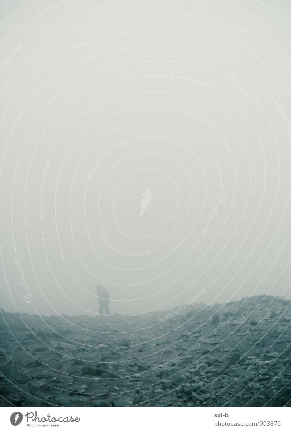 mnnfg Krankheit Mensch Männlicher Senior Mann Leben 1 60 und älter Umwelt Natur Urelemente Luft Himmel Nebel Berge u. Gebirge Gipfel Wege & Pfade laufen