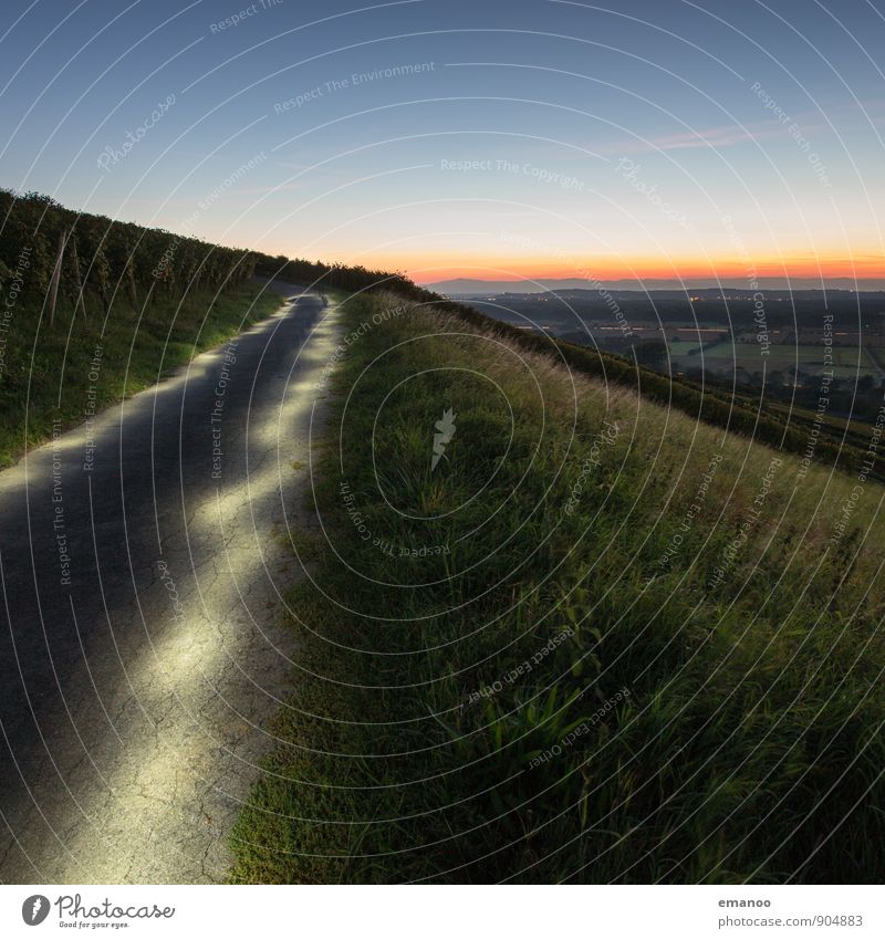 Weg der Erleuchtung Ferien & Urlaub & Reisen Ausflug Ferne Freiheit Berge u. Gebirge wandern Landschaft Himmel Wolkenloser Himmel Schönes Wetter Gras Hügel