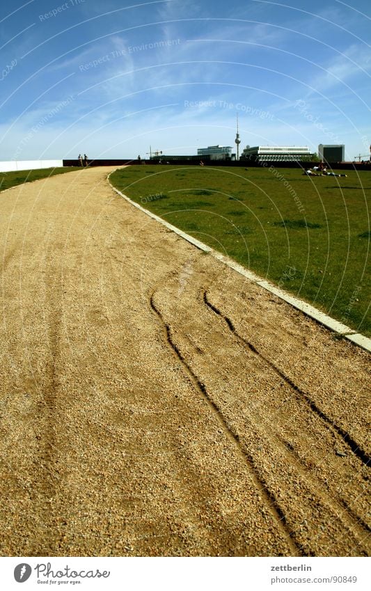 Spreebogen Überlebenstraining Regierungssitz Park Wiese Sandweg Kinderwagen Horizont Sommer Umweg Unfall Kurve Verkehrswege Berlin Garten Rasen Wege & Pfade