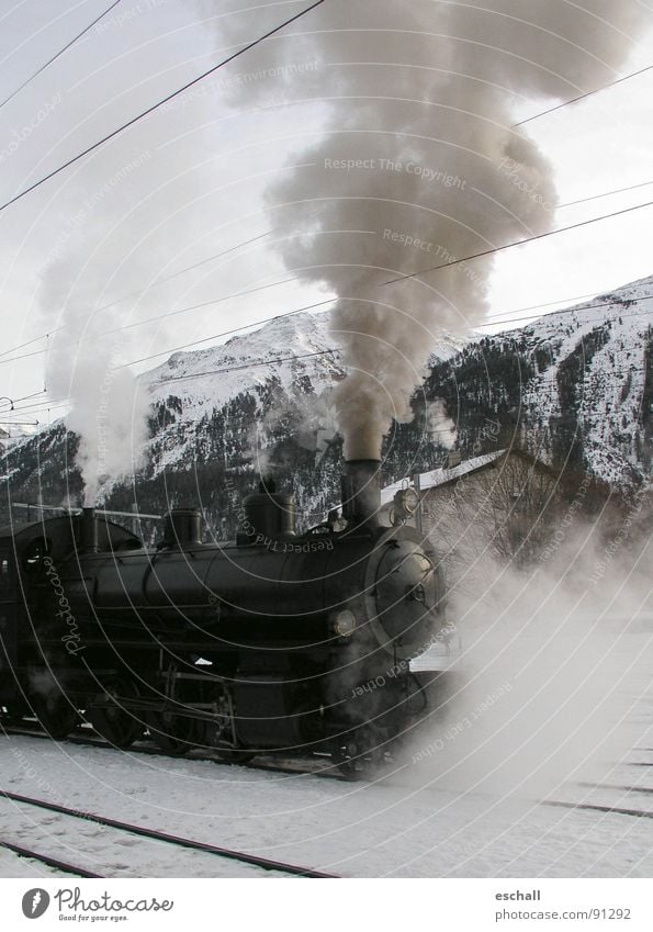 Dampfnostalgie Farbfoto Gedeckte Farben Außenaufnahme Kontrast Winter Schnee Berge u. Gebirge Landschaft Alpen Gipfel Schneebedeckte Gipfel Schweiz Europa