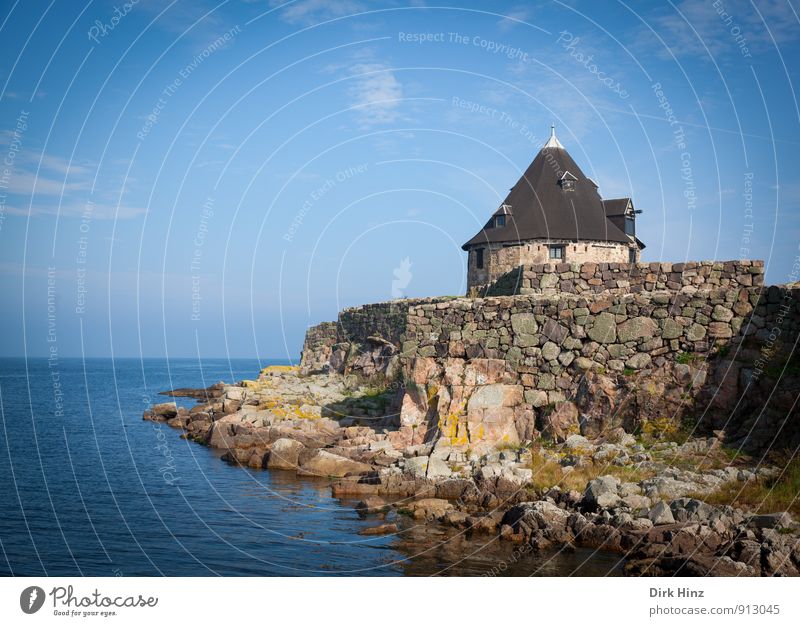 Turm auf Frederiksö / DK Landschaft Urelemente Luft Wasser Himmel Schönes Wetter Küste Seeufer Insel Burg oder Schloss Ruine Bauwerk Sehenswürdigkeit Denkmal