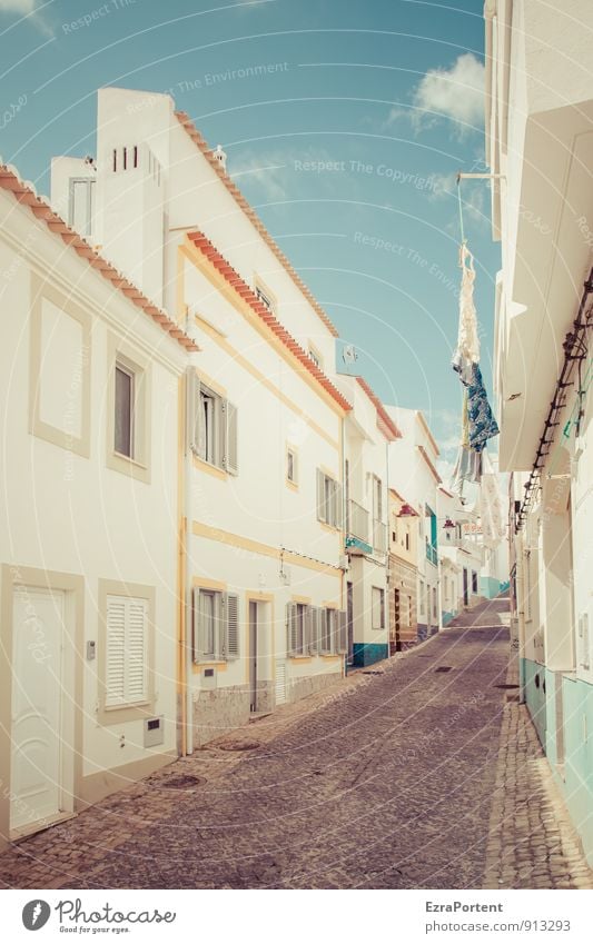 rua Ferien & Urlaub & Reisen Tourismus Ausflug Sommer Häusliches Leben Himmel Wolken Stadt Haus Bauwerk Gebäude Architektur Mauer Wand Fassade Fenster Tür