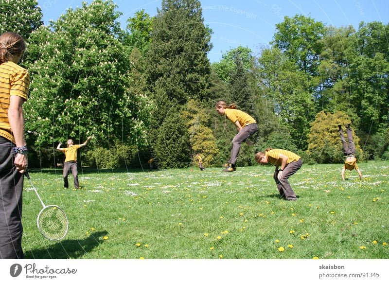 multiple freizeit #1 Freude Freizeit & Hobby Spielen Ferien & Urlaub & Reisen Sommer Sport 2 Mensch Luft Frühling Wärme Baum Gras Park Wiese springen