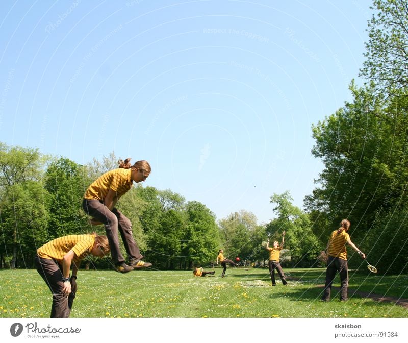 multiple freizeit #2 Freude Freizeit & Hobby Spielen Ferien & Urlaub & Reisen Sommer Sport Mensch Luft Frühling Wärme Baum Gras Park Wiese springen Zusammensein