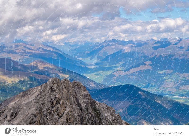 Ausblick Ferien & Urlaub & Reisen Tourismus Ausflug Ferne Berge u. Gebirge Umwelt Natur Landschaft Urelemente Erde Felsen Alpen Gipfel See Tal blau Farbfoto