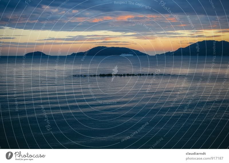 Golf der Poeten Natur Landschaft Wasser Himmel Wolken Sonnenaufgang Sonnenuntergang Sommer Küste Bucht Meer Mittelmeer Lerici Italien Kitsch schön blau gelb