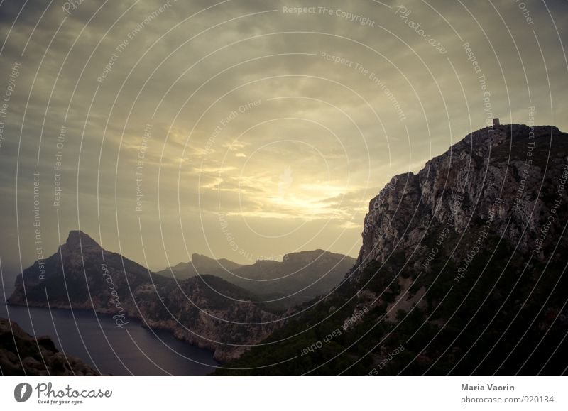 Cap Formentor Natur Landschaft Luft Wasser Himmel Wolken Horizont Sonnenaufgang Sonnenuntergang Herbst Hügel Felsen Berge u. Gebirge Küste Meer Insel