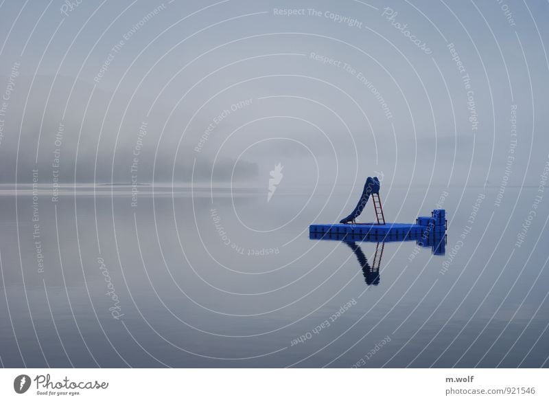 Strandbad Umwelt Natur Landschaft Wasser Herbst Wetter Nebel See Ederstausee außergewöhnlich kalt blau grau Wasserrutsche herbstlich Waldeck ruhig Menschenleer