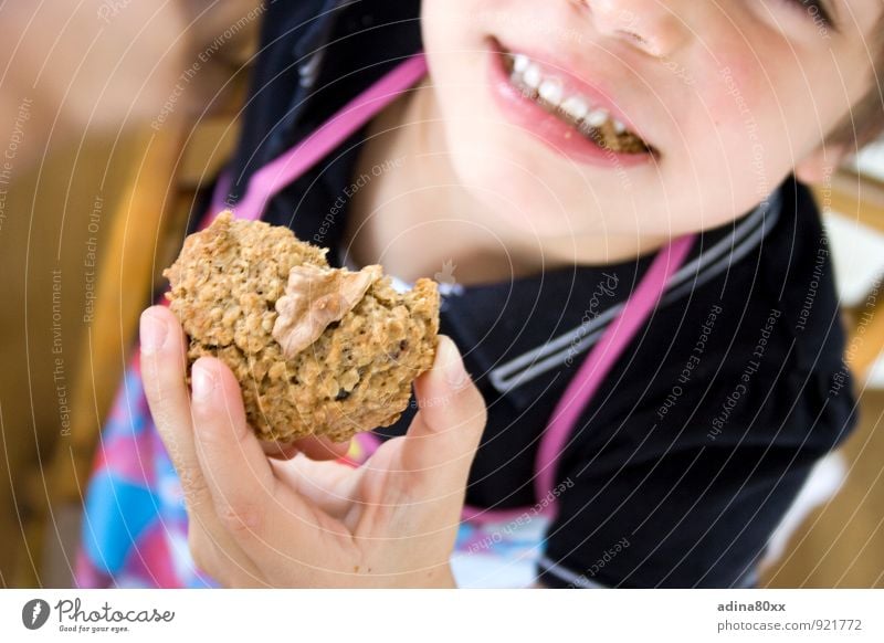 Vorfreude Teigwaren Backwaren Kuchen Ernährung Essen Gesunde Ernährung Feste & Feiern Weihnachten & Advent Kindergarten lernen Schulkind genießen Fröhlichkeit