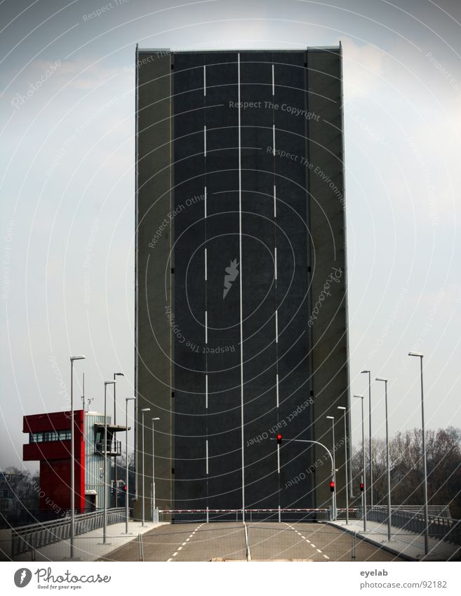 Reisen zum Mond werden immer einfacher ! (2.Startversuch) unterwegs Streifen Lampe Laterne Zugbrücke Einbahnstraße gefährlich Autobahn offen Verkehr Schifffahrt