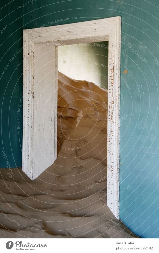 Wüstenwohnschaft II Verfall Ruine Geisterstadt Lüderitz Namibia verfallen Sand Kolsmankuppe Diamantenfieber Diamantensperrgebiet Deutsche im Ausland