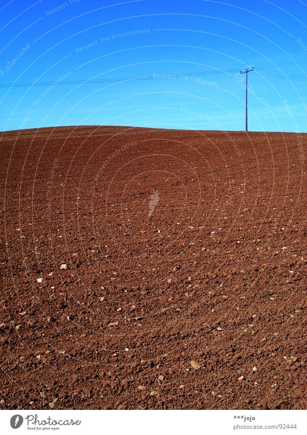 mars, nicht mond! Feld braun gepflügt Frühling himmelblau Kontrast ländlich Strommast Landwirtschaft Mond karg Himmel rural Amerika Kabel jojo auf dem mars Mars