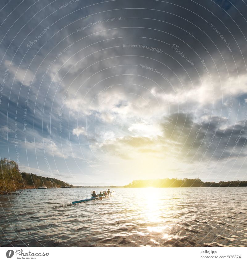 Menschengruppe in einem Paddelboot Freude Gesundheit sportlich Fitness Ausflug Abenteuer Ferne Freiheit Wintersport Kind lernen Wasser Wolken Sonne