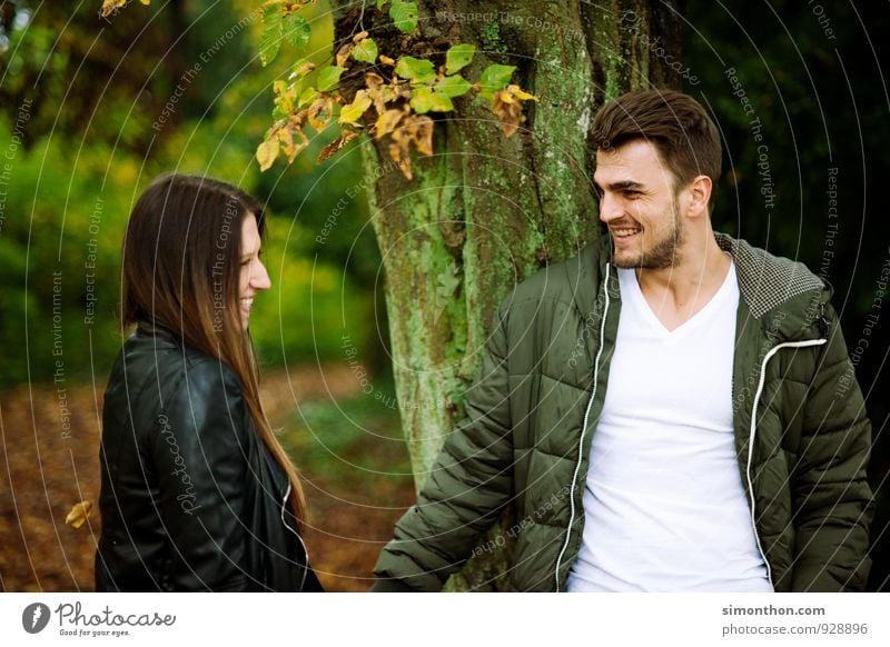 Liebespaar Eltern Erwachsene Geschwister Familie & Verwandtschaft Freundschaft Paar Partner Jugendliche Leben Natur Herbst Garten Park Wald Freude Glück