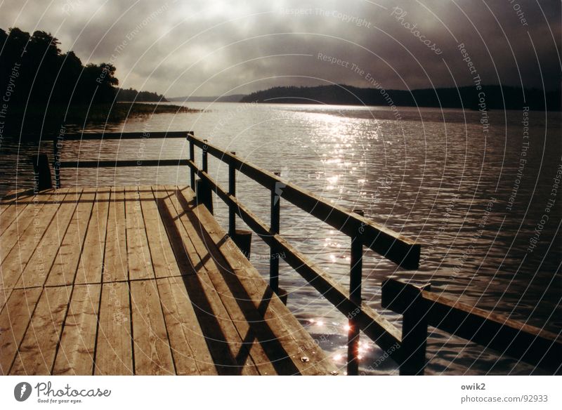 Abend am Mälarsee Farbfoto Gedeckte Farben Außenaufnahme Menschenleer Textfreiraum rechts Tag Licht Schatten Kontrast Sonnenaufgang Sonnenuntergang