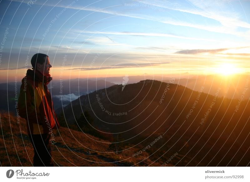 lichtblick Stimmung wandern Sonnenuntergang Himmelskörper & Weltall Berge u. Gebirge sonnenuntergang am berg genießen mehrfarbig