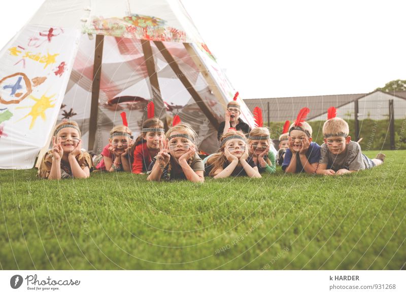 rothäute gegen bleichgesichter Mensch Kind Menschengruppe Kindergruppe 3-8 Jahre Kindheit 8-13 Jahre Gefühle Stimmung Freude Glück Fröhlichkeit Zufriedenheit