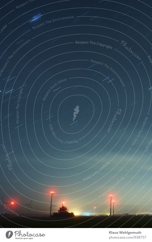 Taurus über dem Friedland Technik & Technologie Fortschritt Zukunft Energiewirtschaft Erneuerbare Energie Windkraftanlage Umwelt Natur Himmel Wolkenloser Himmel