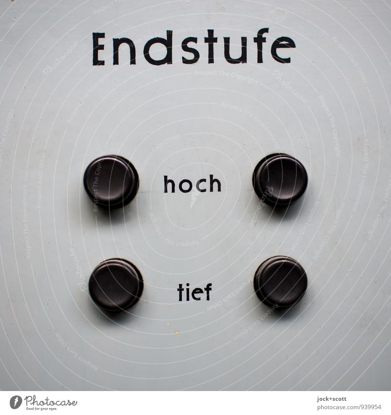 Tasten für Endstufe hoch oder tief Industrie Maschine Energiewirtschaft DDR Metall Kunststoff Wort Schalter authentisch einfach retro grau Auswahl 4 Kontrolle