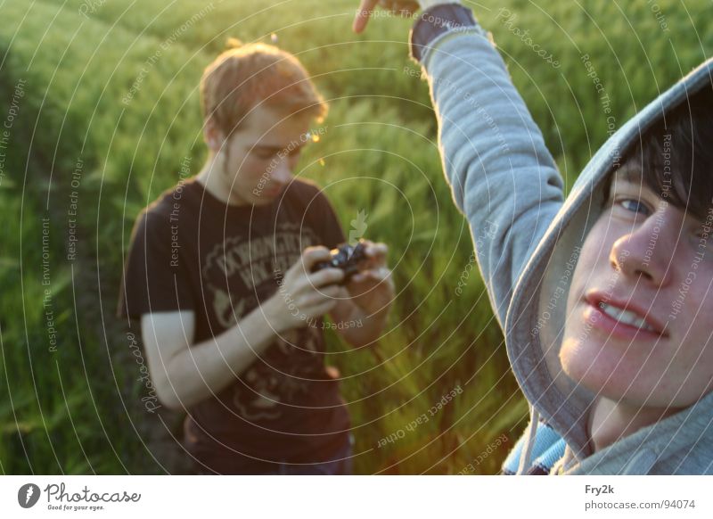 Backofen Kroketten Feld Lemgo Mann Jugendliche grün Nachmittag Sonnenuntergang 2 Pullover Freizeit & Hobby Getreide Fotokamera knippse Abend Gesicht Auge Mund