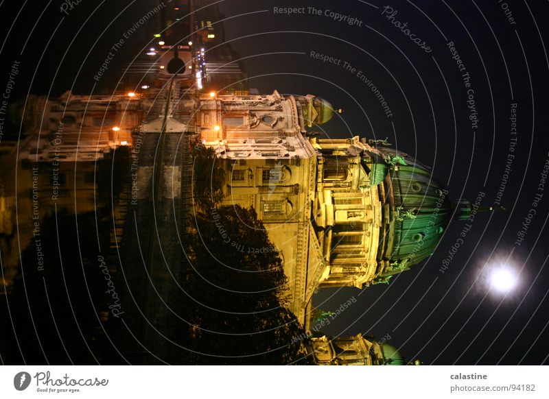 Berliner Dom zur Luminale 2005 Nacht Licht Stimmung Farbenspiel heilig Kuppeldach Reflexion & Spiegelung Kunst Gotteshäuser ruhig Gebet Romantik Beleuchtung